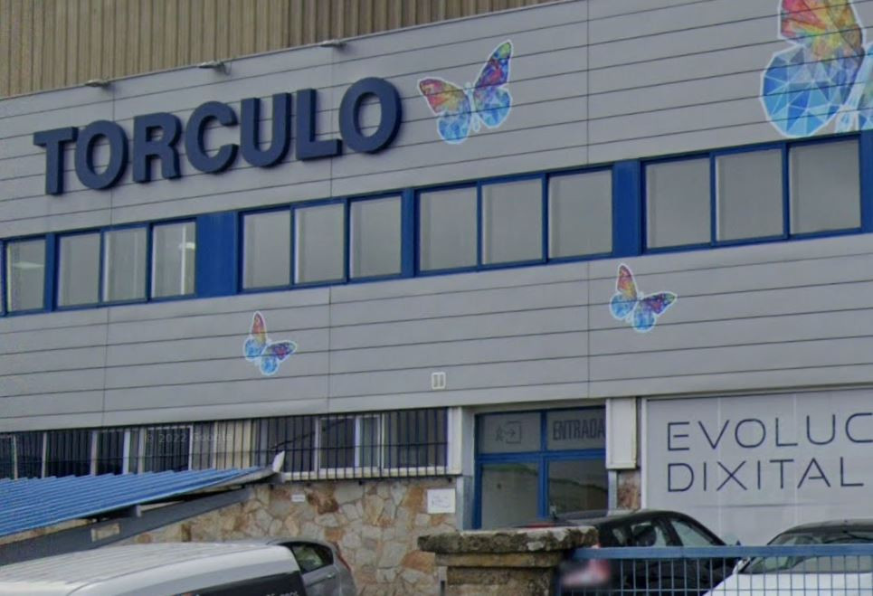 Tu00f3rculo en el Polu00edgono do Tambre en una imagen de Google Street View