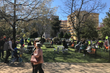 Parque infantil, maternidad, paternidad, niños, juegos infantiles, demografía, natalidad
