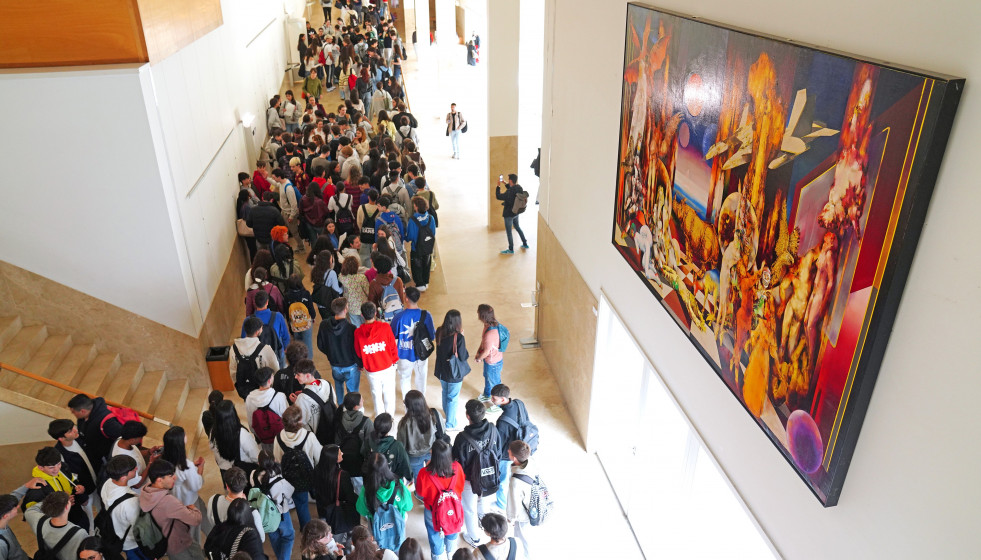 Archivo - Alumnos durante el primer día de selectividad en Galicia, a 3 de junio de 2025, en Santiago de Compostela, A Coruña, Galicia (España). Un total de 12.946 estudiantes gallegos están matri
