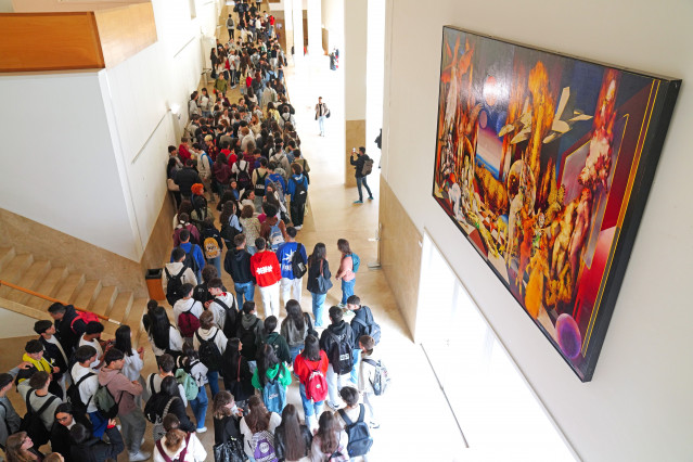 Archivo - Alumnos durante el primer día de selectividad en Galicia, a 3 de junio de 2025, en Santiago de Compostela, A Coruña, Galicia (España). Un total de 12.946 estudiantes gallegos están matriculados para participar, entre este martes y este jueves, 3