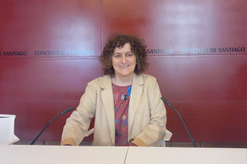 Archivo - La alcaldesa de Santiago de Compostela, Goretti Sanmartín, en una rueda de prensa