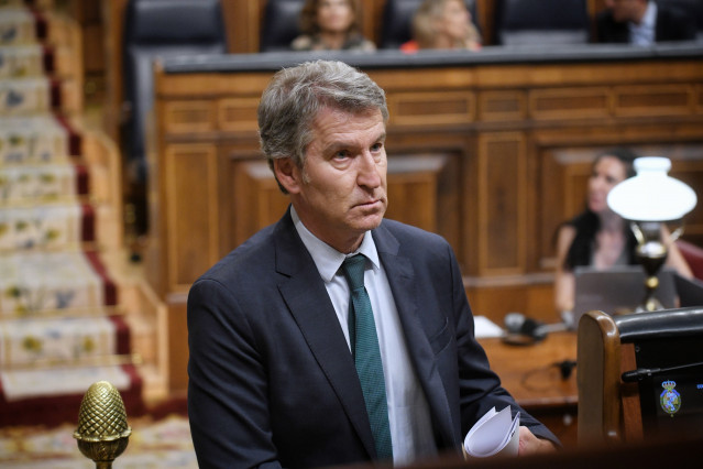 El presidente del PP, Alberto Núñez Feijóo, durante una sesión plenaria extraordinaria, en el Congreso de los Diputados, a 22 de julio de 2025, en Madrid.