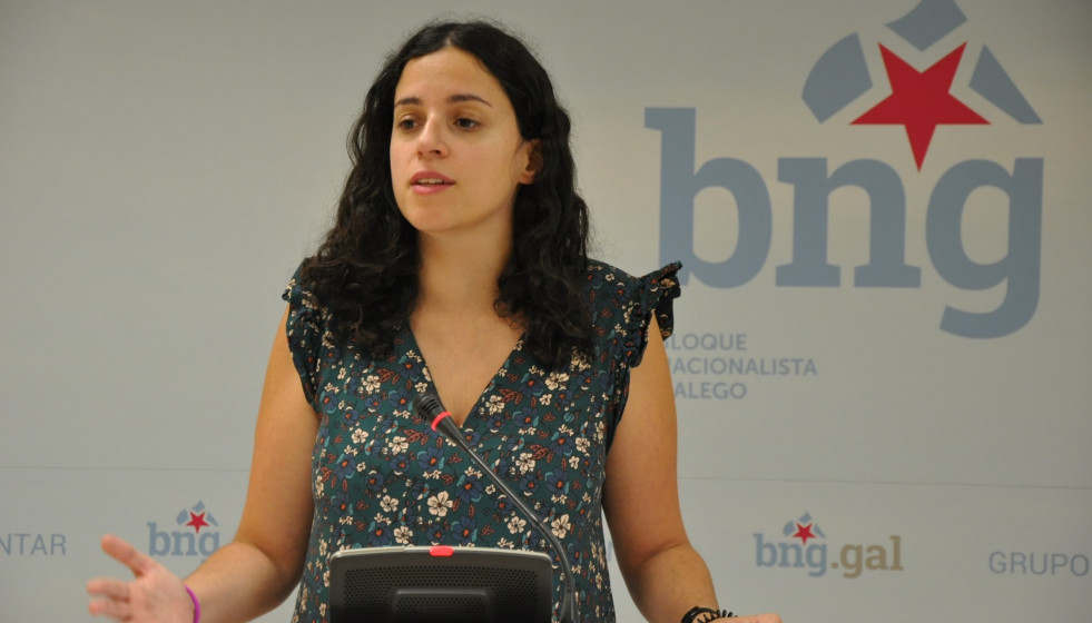 Archivo - La diputada del BNG, Noa Presas, en una rueda de prensa en el Parlamento de Galicia