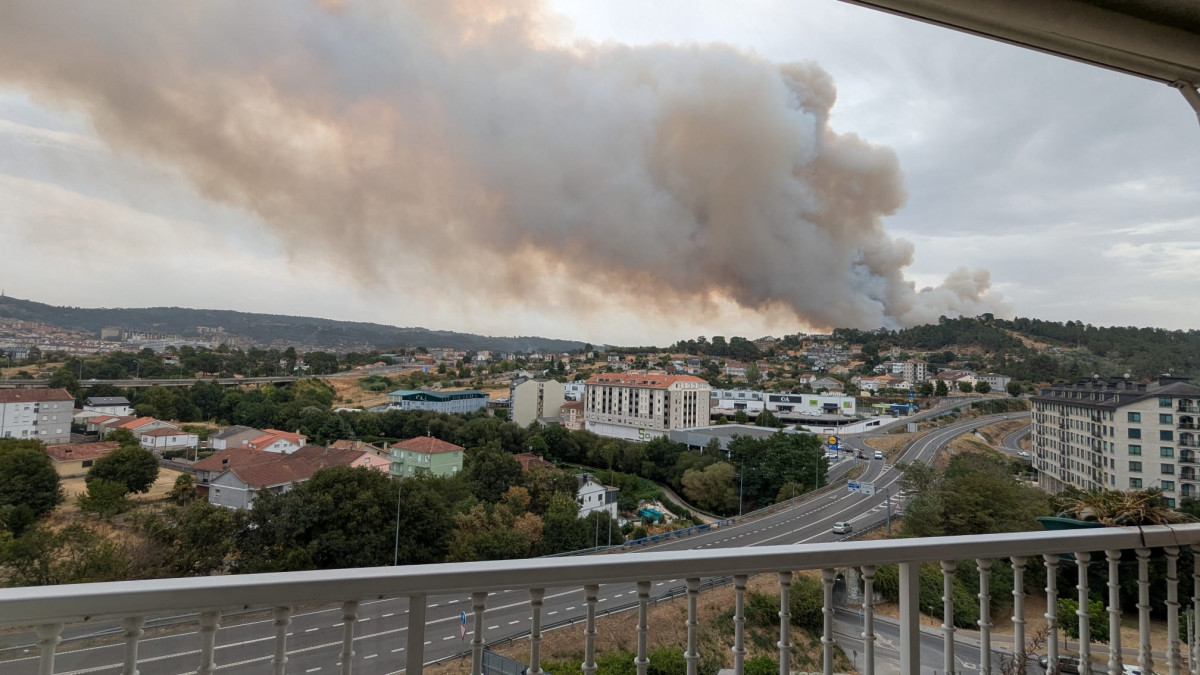 Fuego sobre la ciudad de Ourense