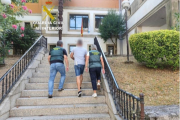 La Guardia Civil detiene a un vecino de Paradanta (Pontevedra) por un delito contra la libertad y la indemnidad sexual.