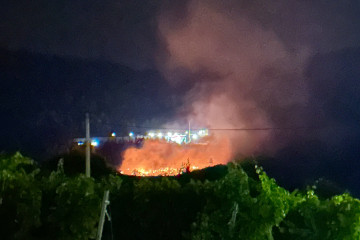 VERTEDERO A RÚA DE VALDEORRAS NOCHE 24 25 DE ADOSTO (FOTO CEDIDA)
