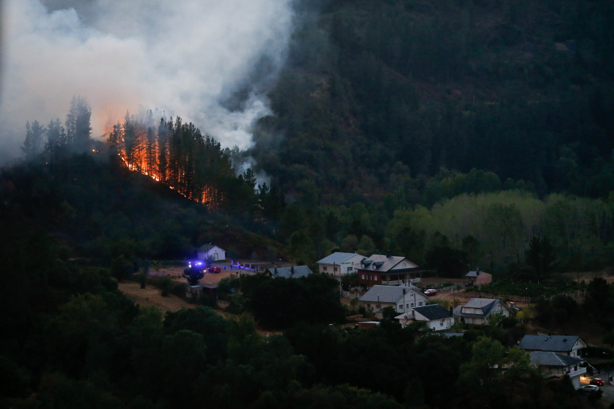 Avance del fuego, a 25 de agosto de 2025, en A Pobra de Brollón, Lugo