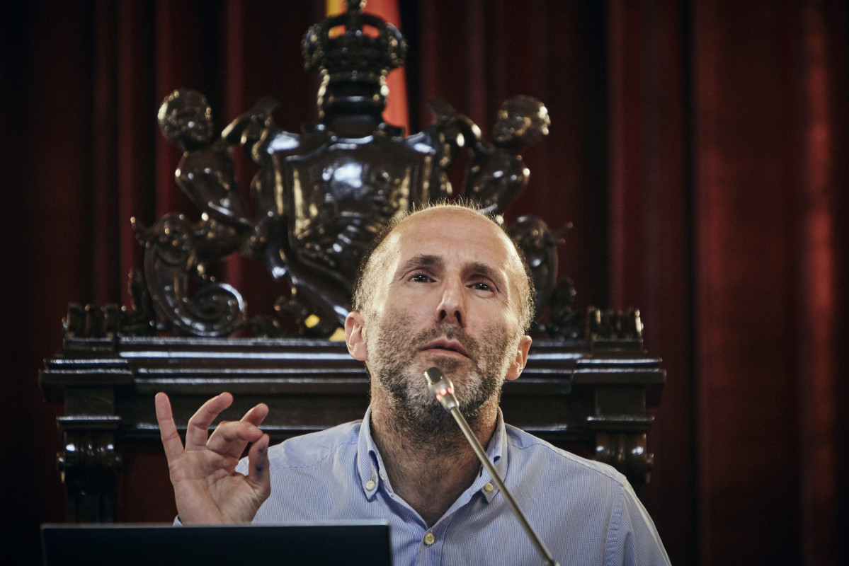 Archivo - El alcalde de Ourense, Gonzalo Pérez Jácome, durante una rueda de prensa, en el Ayuntamiento, a 10 de mayo de 2023, en Ourense, Galicia (España). El alcalde presentó una denuncia en los 