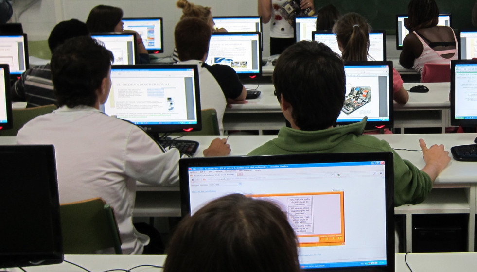 Archivo - Estudiantes, Aulas, Ordenadores