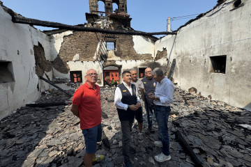 El delegado del Gobierno en Galicia, Pedro Blanco, visita la comarca de Valdeorras.