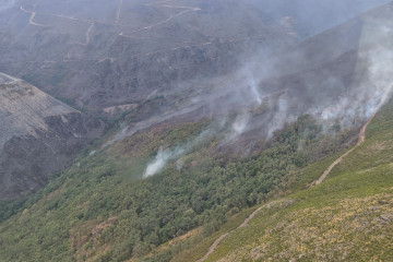 Incendio en Carballeda de Valdeorras, en la parroquia de Casaio, a 7 de septiembre de 2025.