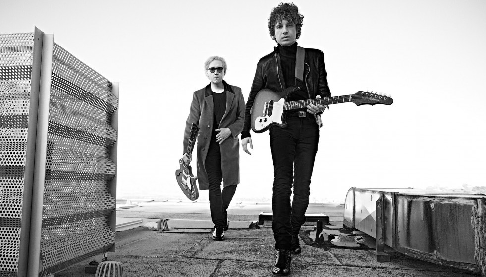 The Kooks en una imagen promocional.