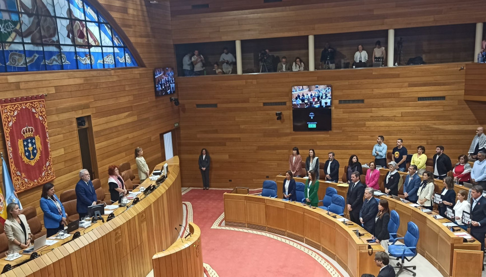 Minuto de silencio del Parlamento por las víctimas del genocidio del pueblo palestino