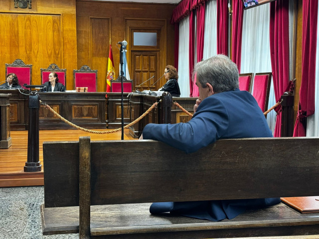 El alcalde de Verín, Gerardo Seoane, en la Audiencia Provincial de Ourense tras ser llamado a declarar
