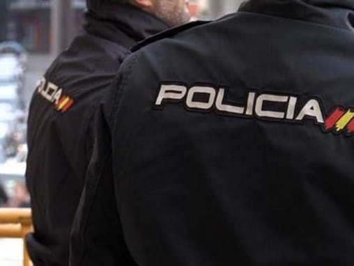 Archivo - Foto de archivo de varios agentes de la Policía Nacional de Valladolid.