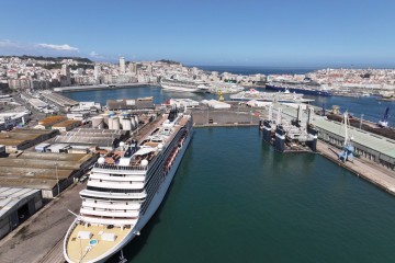 Archivo - Crucero en el puerto de A Coruña