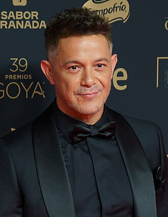 Goyas 2025   Alejandro Sanz (cropped)