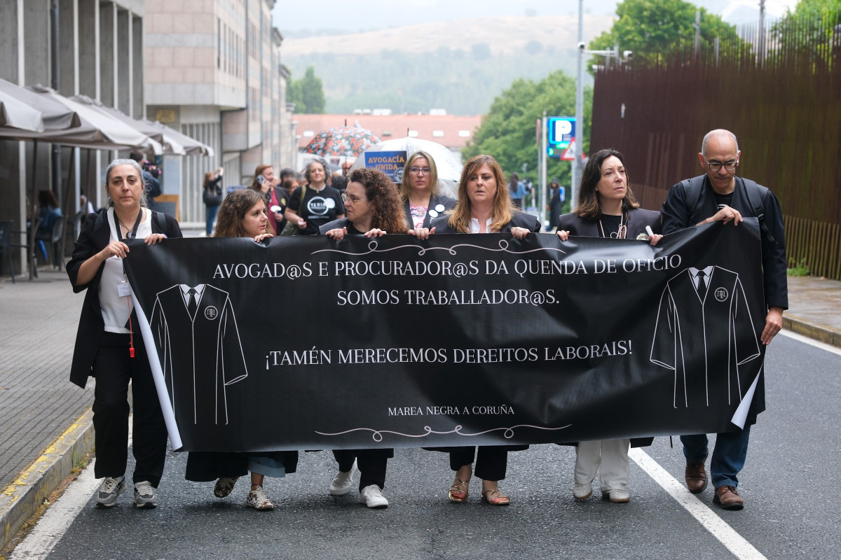 Profesionales del Turno de Oficio 'peregrinan' en Santiago para denunciar "abandono" institucional