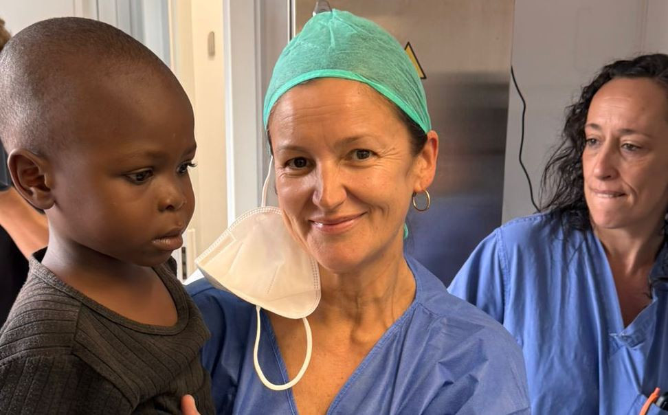 Sanitarios de la Fundaciu00f3n Diego Gonzu00e1lez Rivas en Sierra Leona