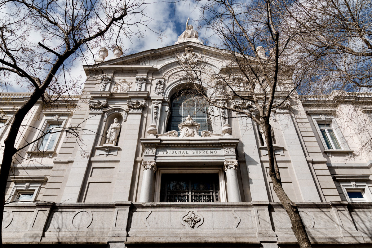 Archivo - Fachada del Tribunal Supremo, a 27 de febrero de 2025, en Madrid (España). El instructor del 'caso Koldo' interroga esta semana como testigo a la que fuera pareja de José Luis Ábalos dura
