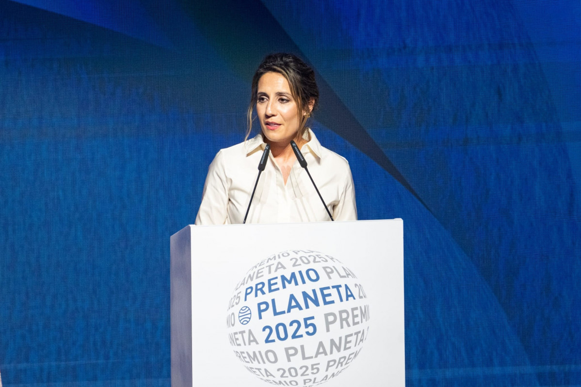 La escritora gallega Ángela Banzas ha quedado finalista del Premio Planeta 2025, con una dotación de 200.000 euros, con la novela 'Cuando el viento hable'.