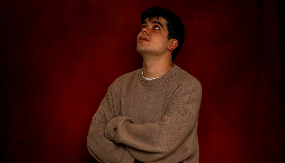 Archivo - El cantante Íñigo Quintero, posa para Europa Press, en The Music Republic, a 19 de abril de 2024, en Madrid (España). Quintero es un joven cantautor de 22 años que en 2023 revolucionó l