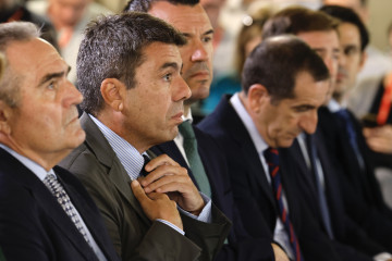 El 'president' de la Generalitat, Carlos Mazón, durante el acto de la firma del convenio entre la Generalitat, la Diputació de València y la Federación Valenciana de Municipios y Provincias (FVMP)