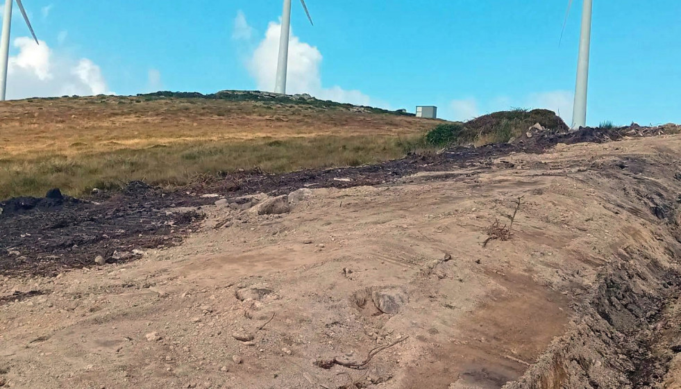 Archivo - Adega pide paralizar un parque eólico