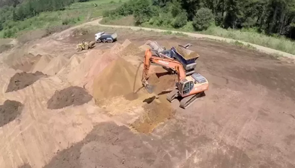 Explotación de cuarzo a cielo abierto por Erimsa en Galicia