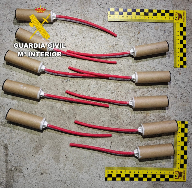 Material incautado por pesca marítima con artefactos explosivos en la zona de Corcubión