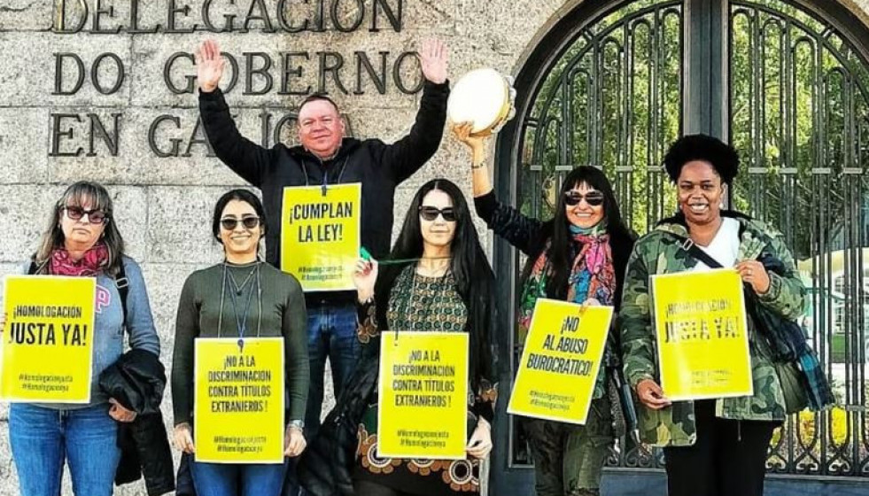 Homologación Justa Ya frente a la delegación del Gobierno en Galicia sita en A Coruña