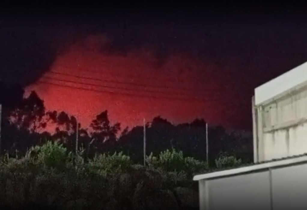 Incendio en Rio Covo, San Cibrao, en una imagen cedida a COPE Lugo