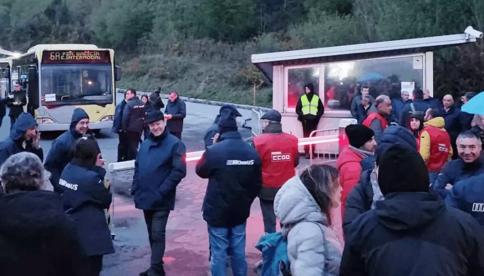 Una imagen de archivo de una pasada huelga de autobuses en Santiago