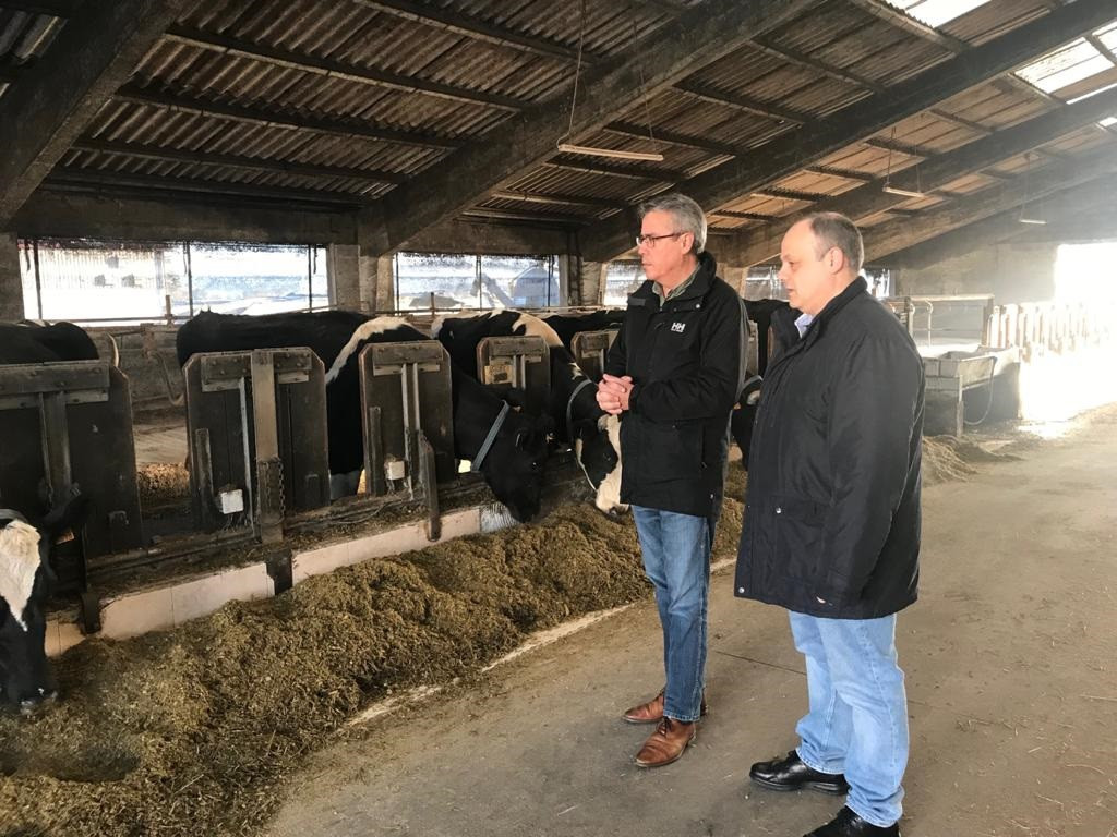 El director de la Agacal, Manuel Rodríguez, en su visita al centro de Mabegondo