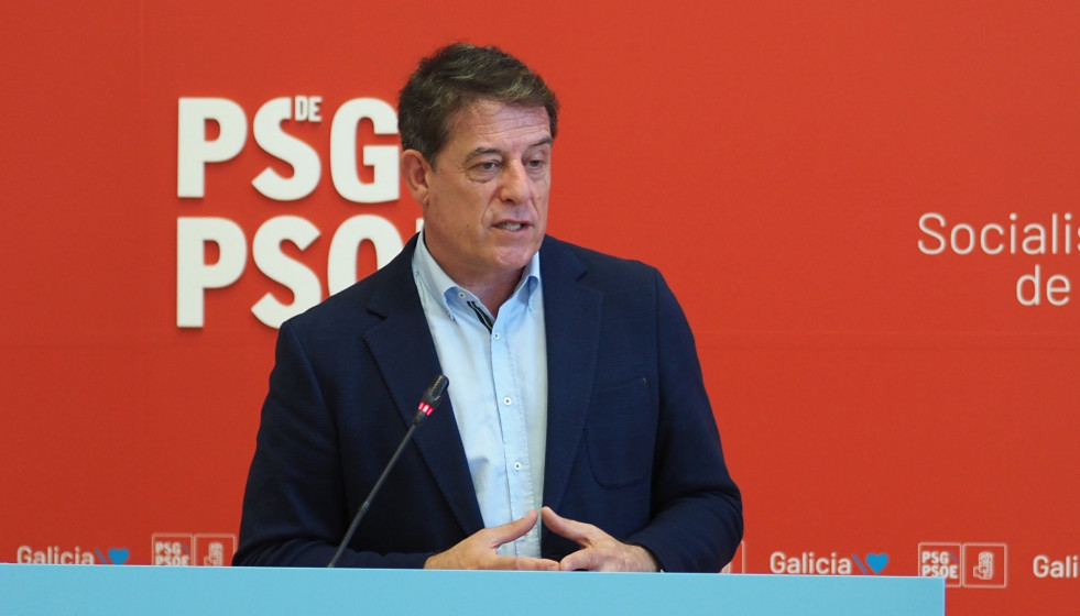 El secretario xeral del PSdeG, José Ramón Gómez Besteiro, en rueda de prensa