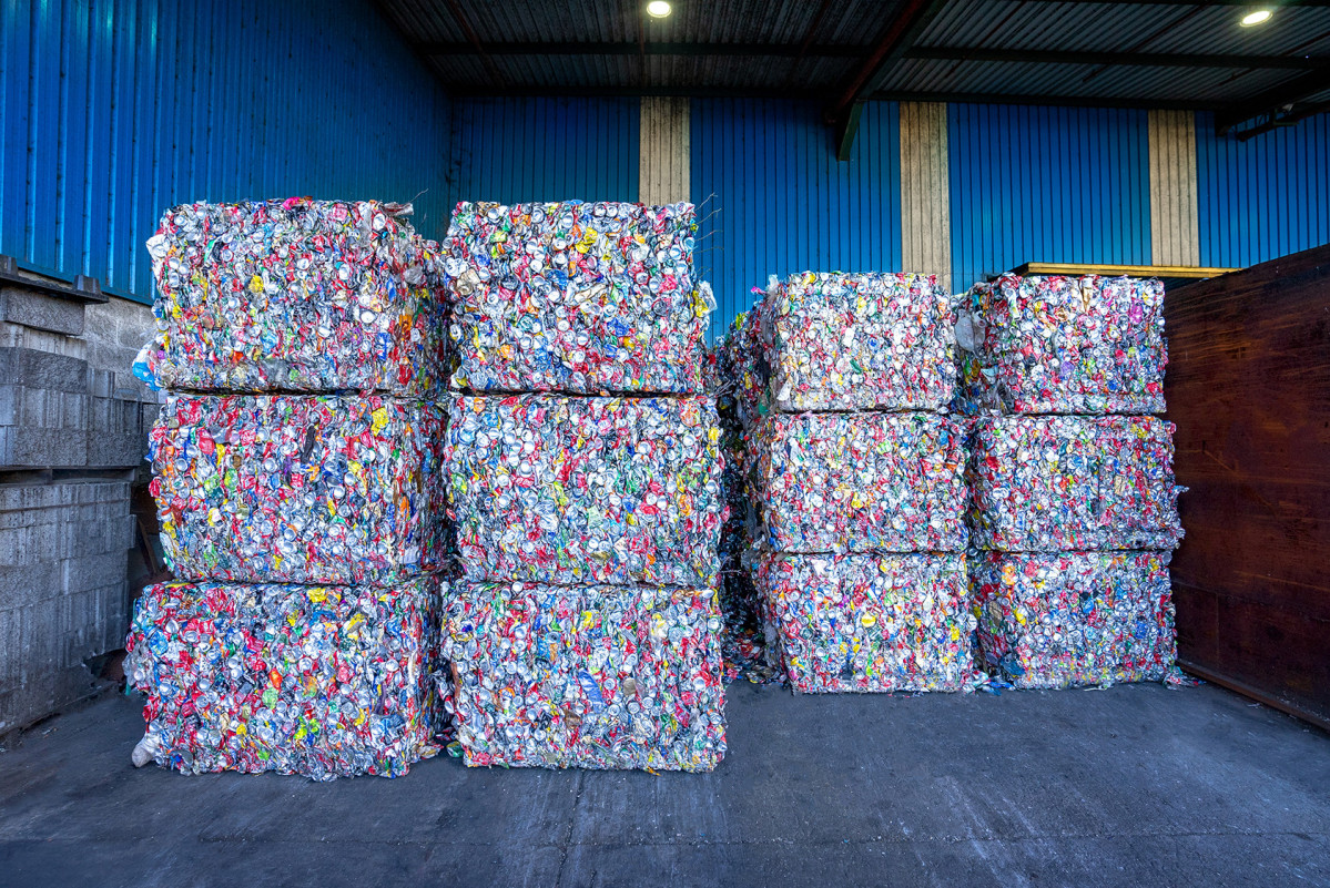 Balas latas procedentes del contenedor amarillo