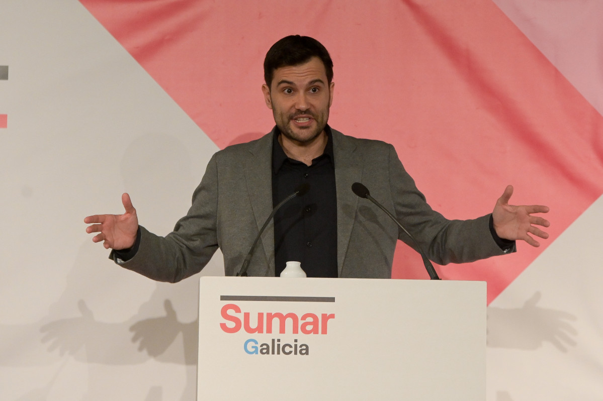 Archivo - El portavoz de la comisión promotora de Sumar Galicia, Paulo Carlos López, interviene durante la presentación del proyecto de Sumar Galicia, en Palexco, a 16 de diciembre, en A Coruña, G