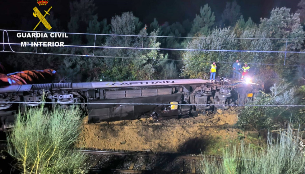 Tren de mercancías descarrilado en As Neves (Pontevedra), a 15 de noviembre de 2025.