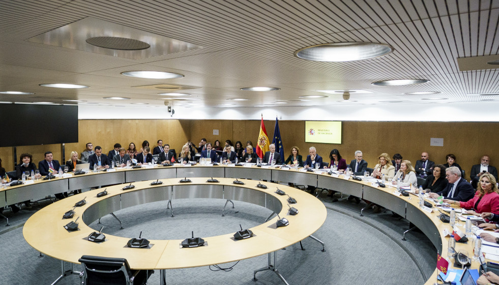 Archivo - Reunión del Consejo de Política Fiscal y Financiera (CPFF), en la sede del Ministerio, a 26 de febrero de 2025, en Madrid (España). El Gobierno central y las comunidades autónomas se han
