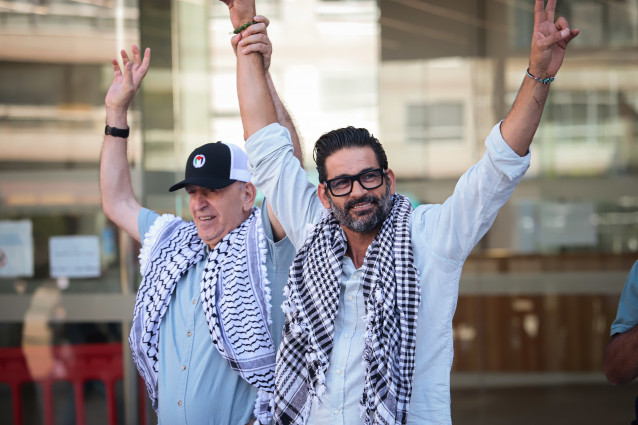 Archivo - El hostelero, Samir Slim (d), a su salida del Juzgado de Instrucción número 4 de Vigo, a 29 de julio de 2025, en Vigo, Pontevedra, Galicia (España).