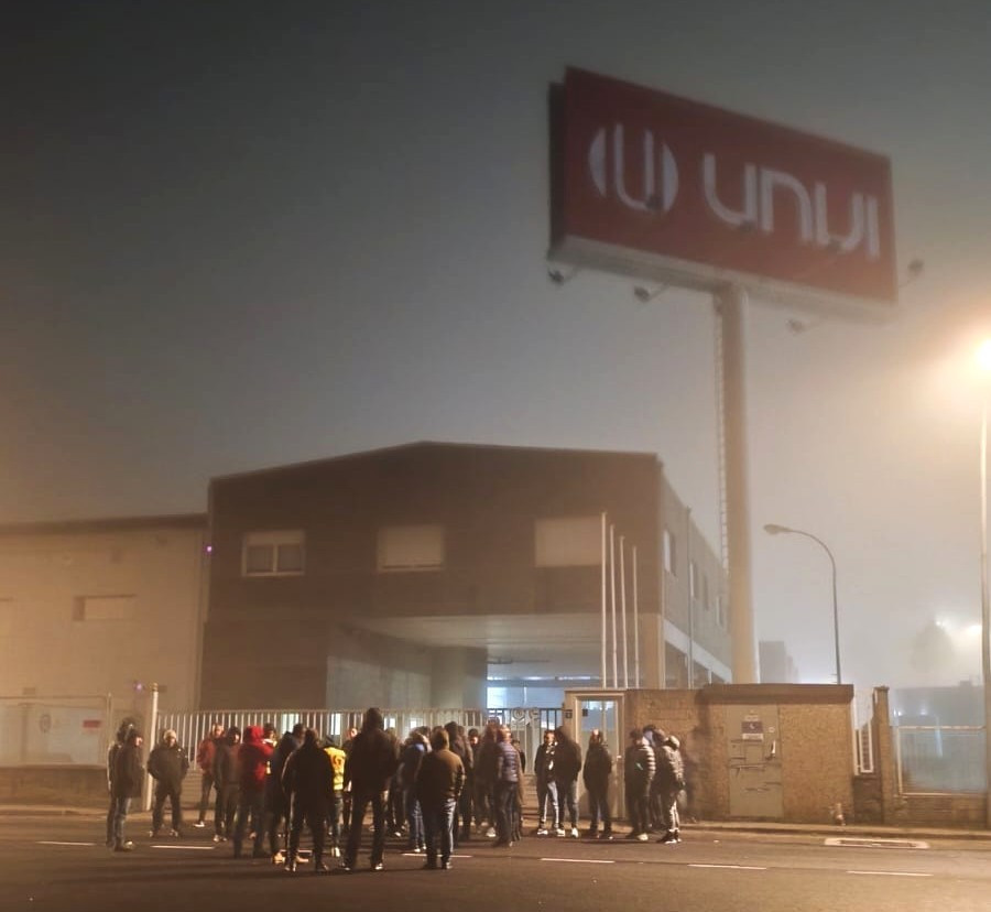 Piquetes frente a UNVI en una foto de CIG