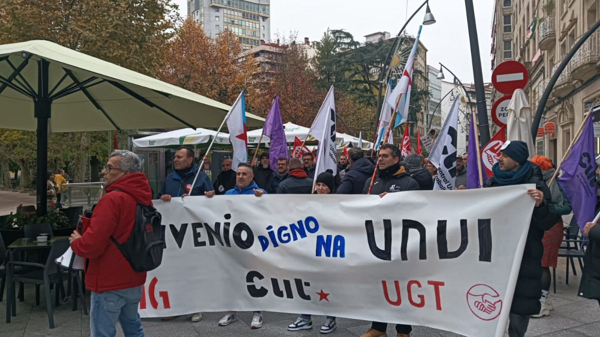Trabajadores de UNVI en una foto de CIG