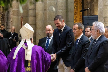 El conselleiro de Cultura, Lingua e Xuventude, José López Campos, en la Catedral de Tui