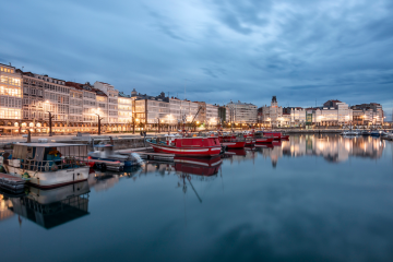 Viviendas en la Avenida da Marina, en A Coruña