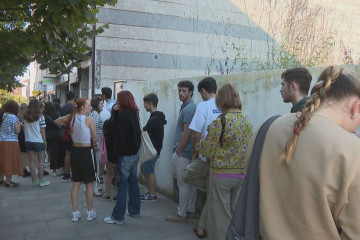 Estudiantes cola agencia inmobiliaria