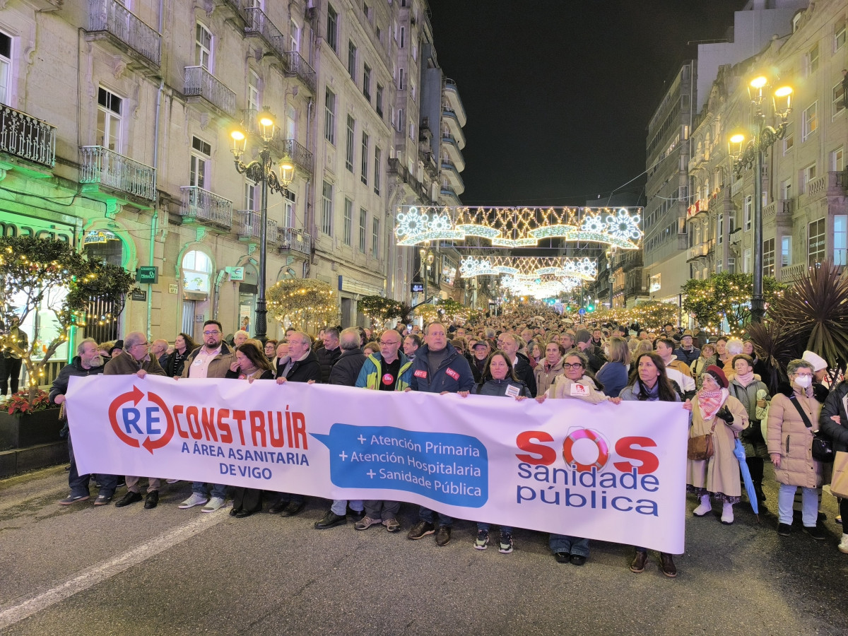 Manifestación en Vigo conovocada por la plataforma SOS Sanidade Pública.