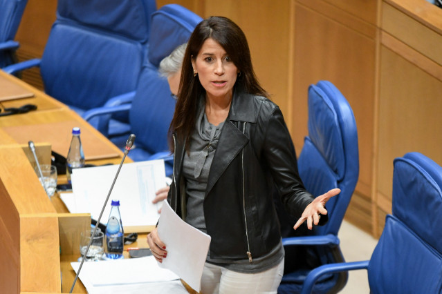Archivo - La conselleira de Vivenda e Planificación de Infraestruturas, María M. Allegue, en el Parlamento