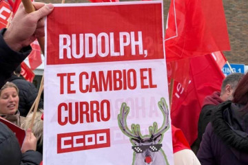 Protesta ante el Alcampo de A Coruña durante la campaña de Navidad de 2025