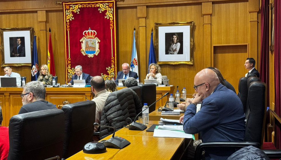 El alcalde de Barbadás, Xosé Carlos Valcárcel, en el pleno de la Diputación de Ourense como diputado no adscrito