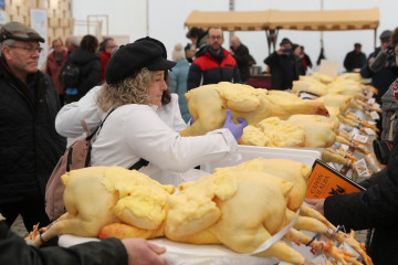 Cientos de ejemplares de capón en la Feria del Capón de Vilalba (Lugo)
